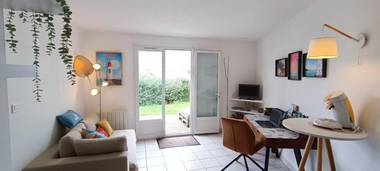 Semaphore Plat - Maisonnette -Residence - Piscine レ・サ​​ーブル・ドロンヌ エクステリア 写真