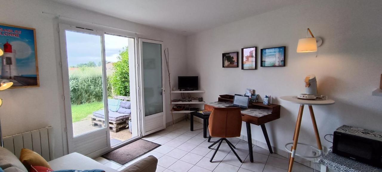 Semaphore Plat - Maisonnette -Residence - Piscine レ・サ​​ーブル・ドロンヌ エクステリア 写真