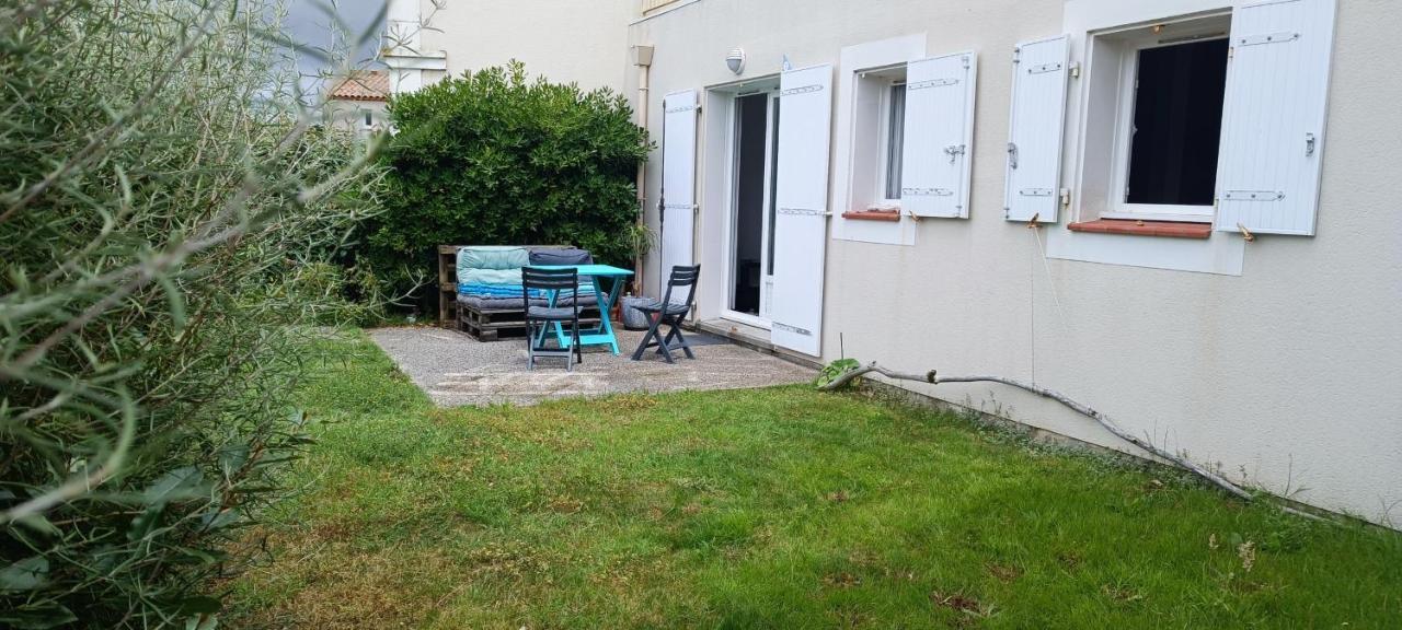 Semaphore Plat - Maisonnette -Residence - Piscine レ・サ​​ーブル・ドロンヌ エクステリア 写真
